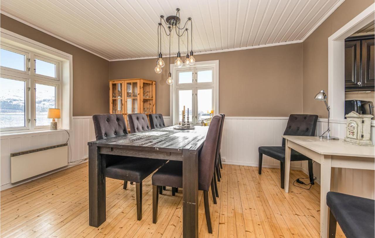 3 Bedroom Nice Home In Kvamsoy Sandvik  Buitenkant foto